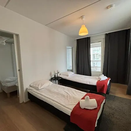 Three Bedroom In Heart Of Tikkurila 반타