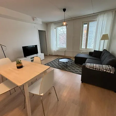 Three Bedroom In Heart Of Tikkurila
